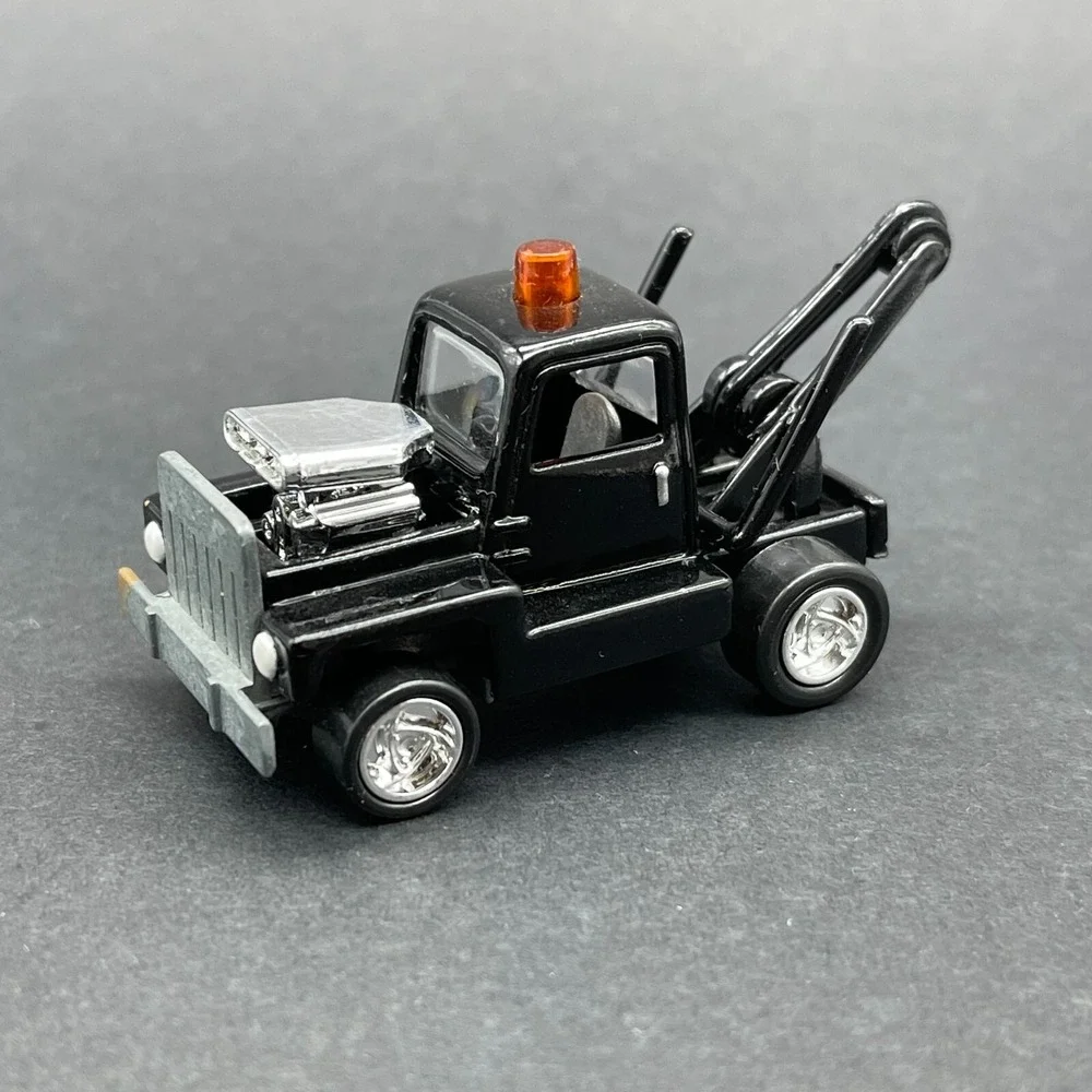 Johnny Lightning‎ The Lost Toppers 1971 Tow'd Tow Truck Black Diecast 1/64 Loose